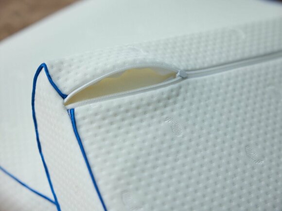 Подушка Dimax Базис Мини